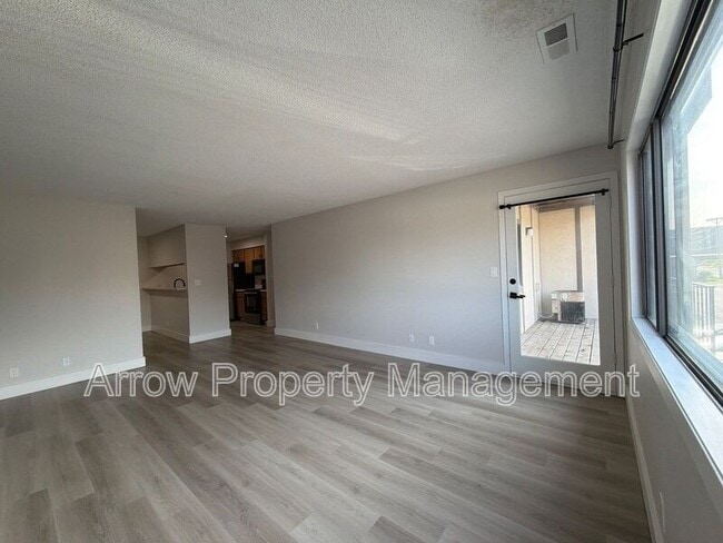 Photo - 2384 N 44th St