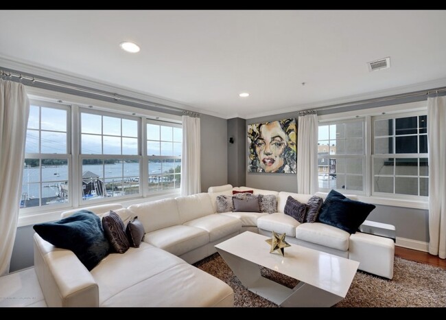 Spectacular views - 22 W Front St Condo Unit 303