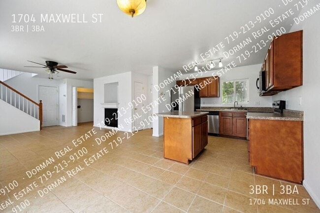 Photo - 1704 Maxwell St