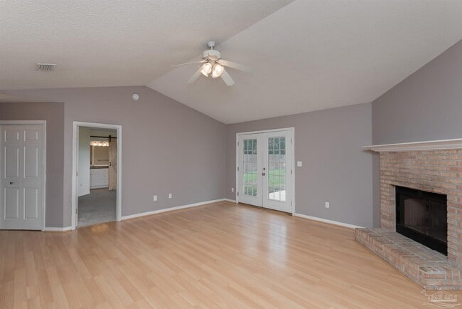 Photo - 2100 Frontera St
