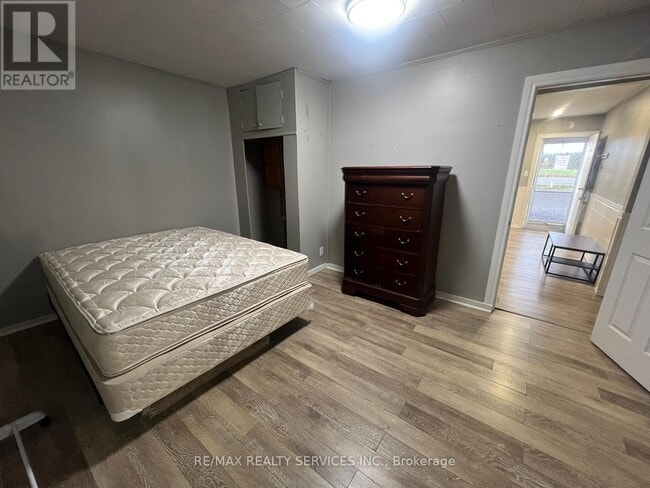 Photo - 634041 Hurontario St