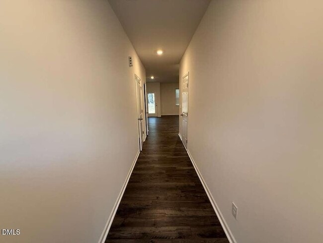 Photo - 417 Belgian Red Wy