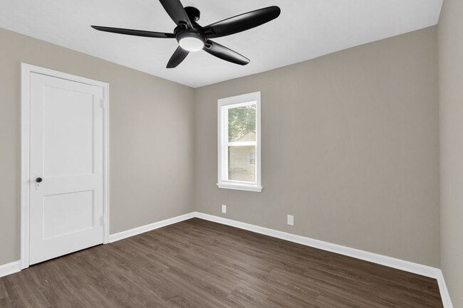 Photo - 1059 Lawrence Dr