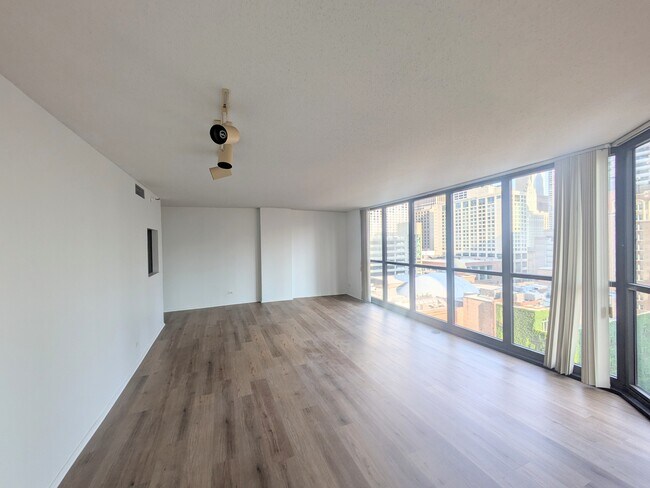 Photo - 10 E Ontario Unit 1105