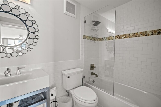 Photo - La Mer Condo Unit PH4