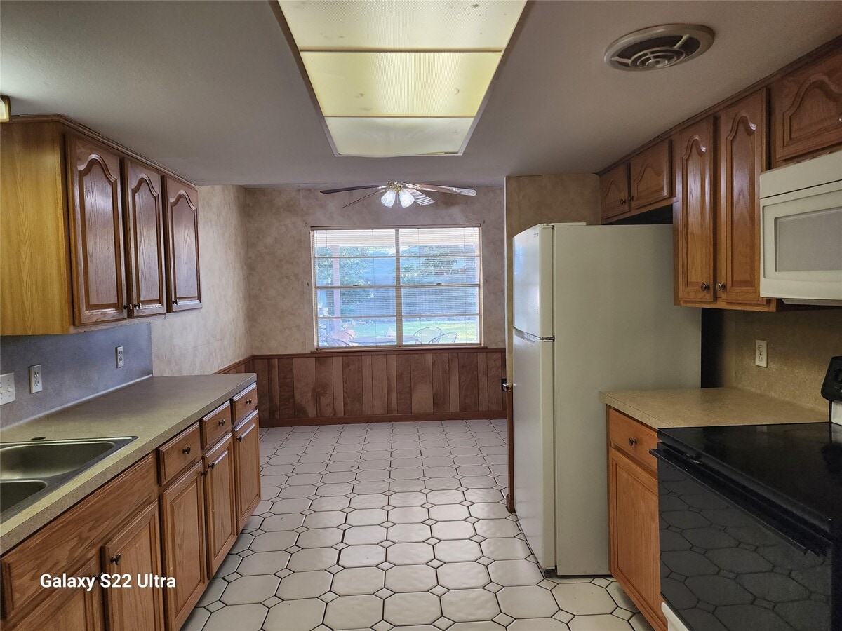 Photo - 515 Shady Glade Dr