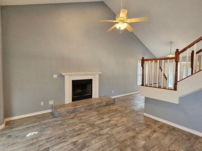 Photo - 1077 Woodlore Cir