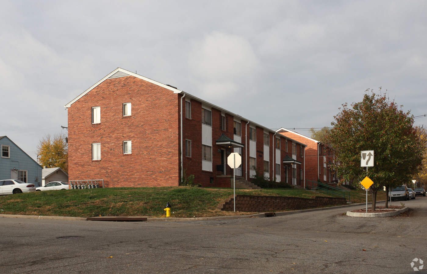 Photo - The Colonial Apartments