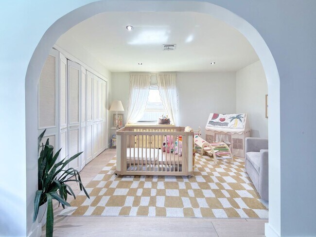 Photo - 760 Windtree Way