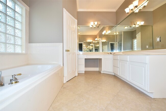 Photo - 5830 Hornwood Dr