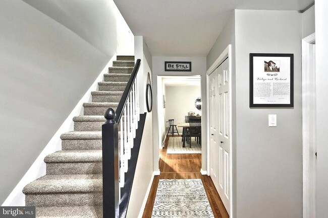 Photo - 416 Huntington Dr