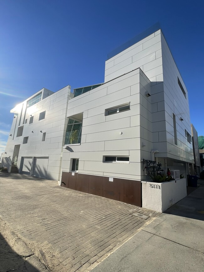 Steps From The Beach - 5111 Ocean Front Walk Unit 4