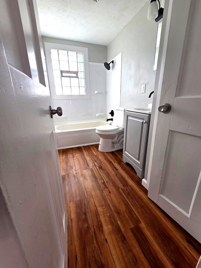 Photo - 525 E 222nd St Unidad 1