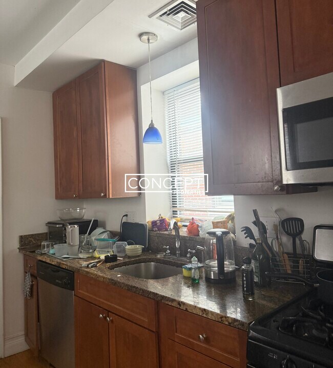 Photo - 64 Louis Prang St Unidad 4