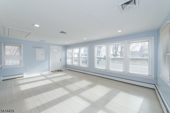 Photo - 315 Lake Shore Dr