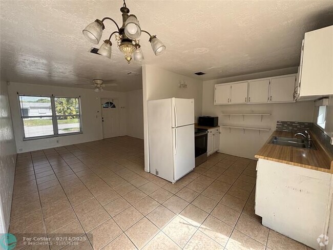 Building Photo - 4138 SW 48th Ct Rental