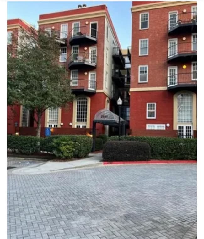 Building Photo - 2840 Peachtree Rd Rental