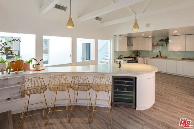 Photo - 6835 Pacific View Dr