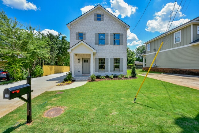Building Photo - 19 18th St