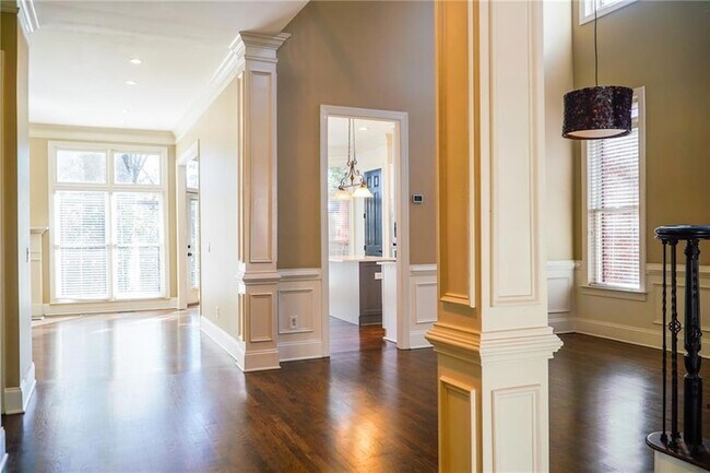 Photo - 1127 Ashton Bluff Dr NE