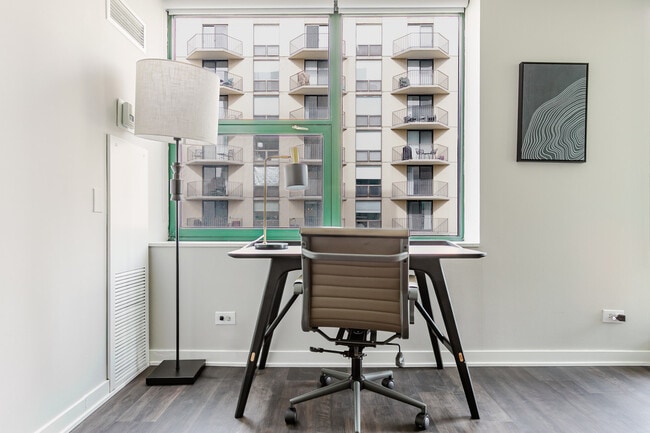 Photo - 77 W Huron St Unidad FL6-ID1382