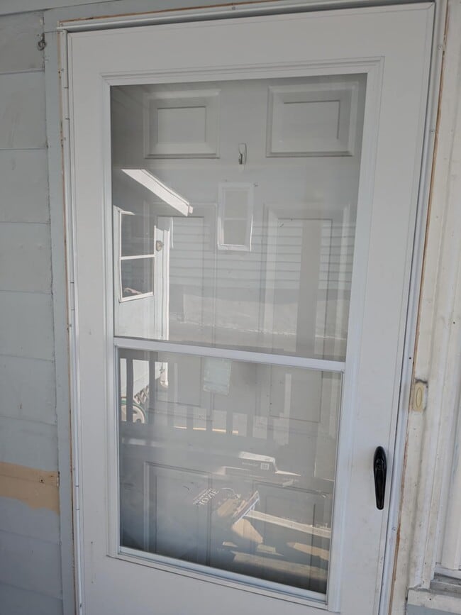 Rear Apartment - 123 Beechwood Ave Unit Rear