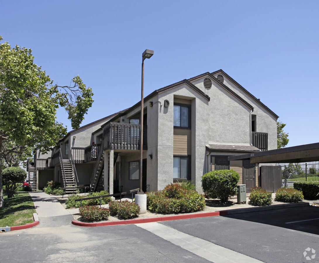 Oakwood Village Apartments - Oakwood Village Apartments