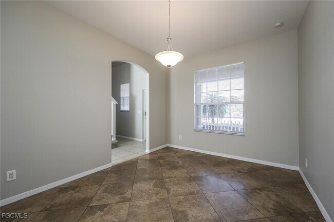 Photo - 630 Creuset Ave S