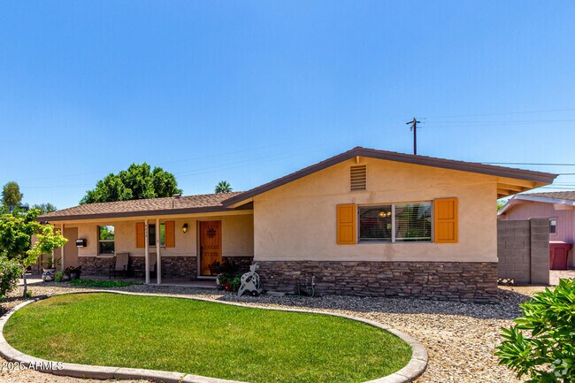 Building Photo - 6839 E Earll Dr Rental