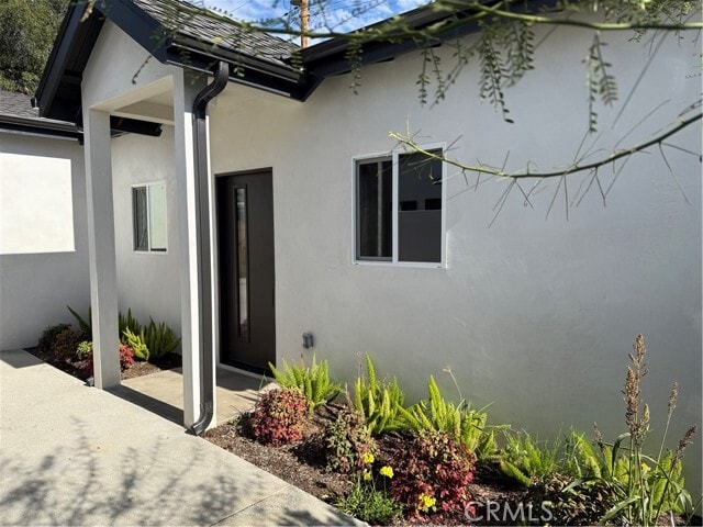 Building Photo - 1072 N Vinedo Ave