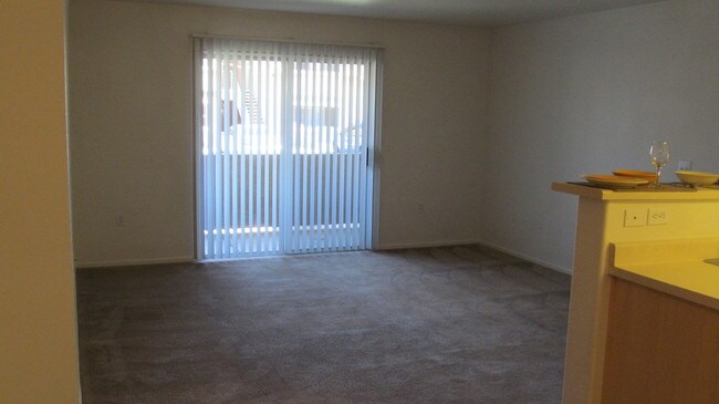 2BR/2BA Living Room