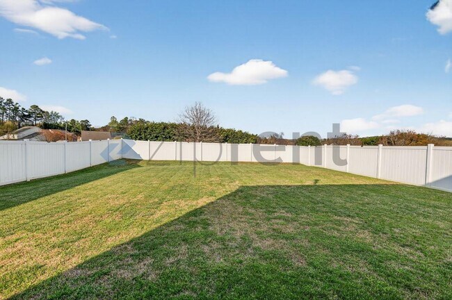 Photo - 504 Zander Woods Ct