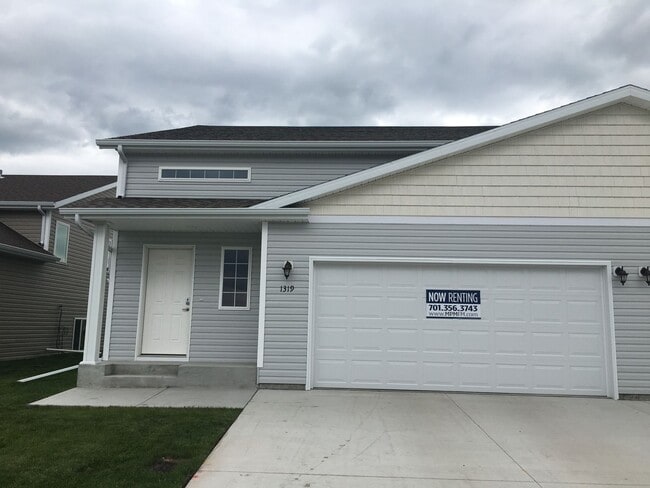 Photo - 3 Bed 2 Bath Twin Home