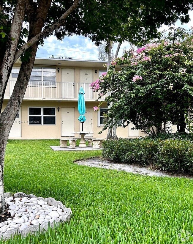 Building Photo - 1301 N 12th Ct Unit 10A Rental