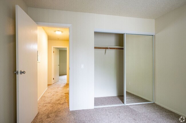 Photo - Creekside Village Apartments