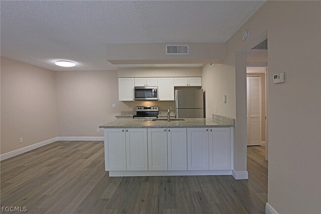 Photo - 5319 Summerlin Rd Unidad 1904