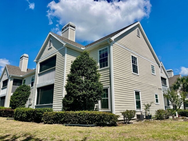 Building Photo - 828 Amelia Lakes Unit 828