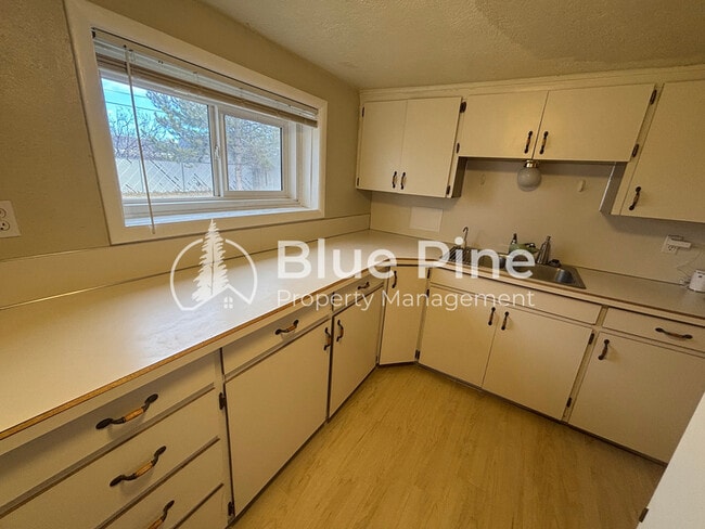 Photo - 660 1/2 Park Lane Unidad 1