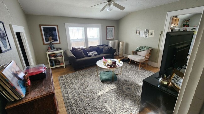 Photo - 609 Bemidji Ave N Unit A