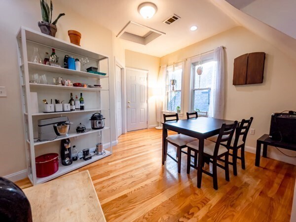 Photo - 153 Amory St Unit 3