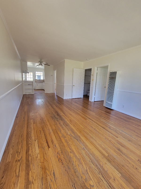 Building Photo - 13644 Leadwell St Rental