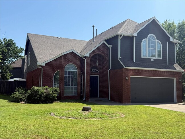Building Photo - $2,550.00 A MONTH IMMEDIATE OCCUPANCY AVAILABLE.