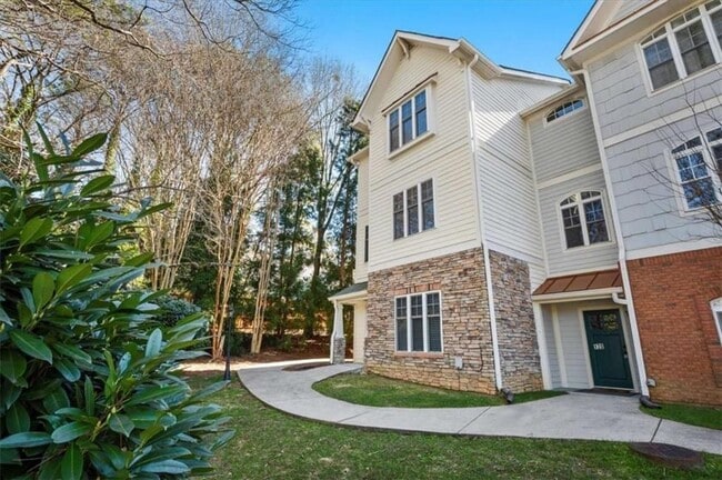 Photo - 110 Garrison Walk