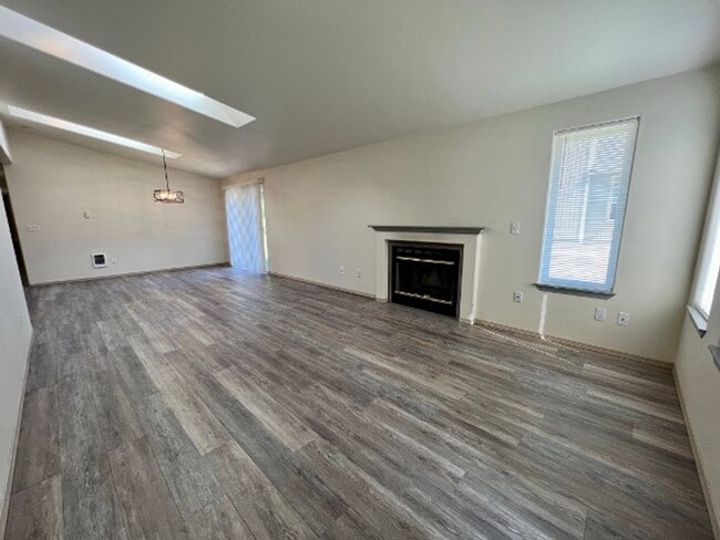 Photo - 9023 Steilacoom Rd SE
