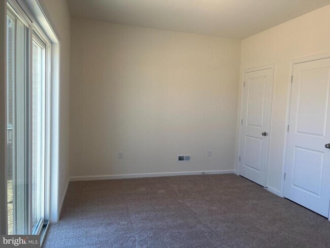 Photo - 756 Rosler Wy