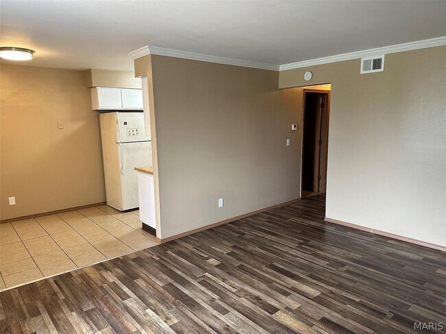 101 W 5th St