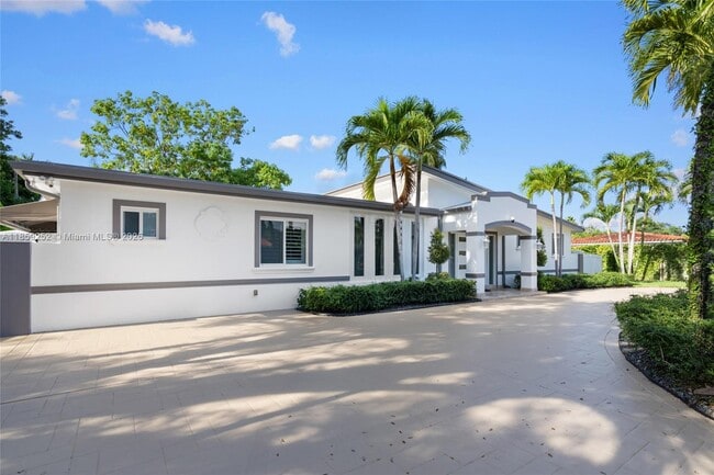 Building Photo - 5725 SW 56th St Rental