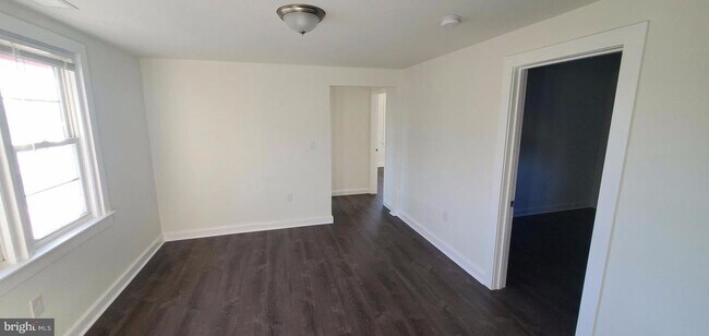 Photo - 1084 S Hanover St