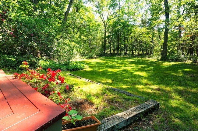 Building Photo - 18 Pequot Rd