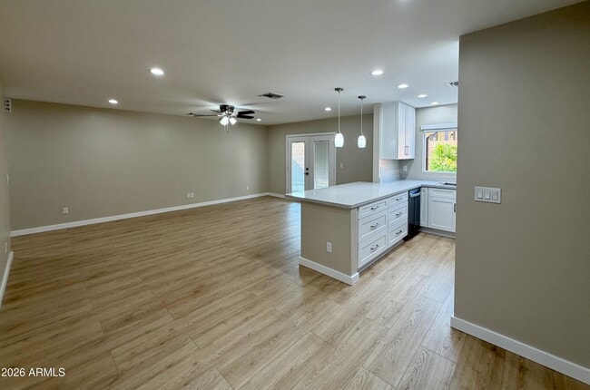 Photo - 2532 E Bluefield Ave